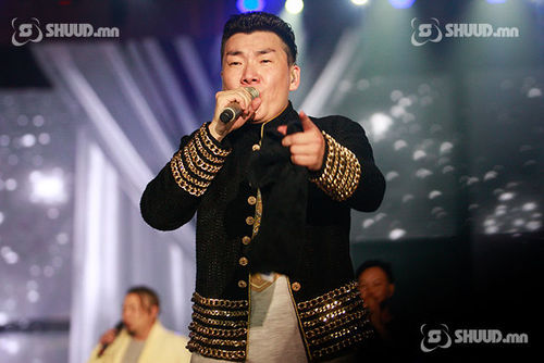 Төрийн соёрхолт дуучин Д.Болд УИХ-ын сонгуульд нэр дэвших үү